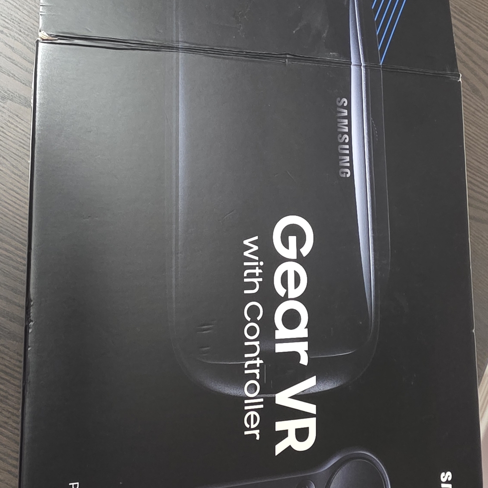 Samsung Gear VR with Controller - Black
